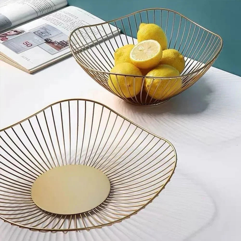 Cesta de frutas vazada de ferro